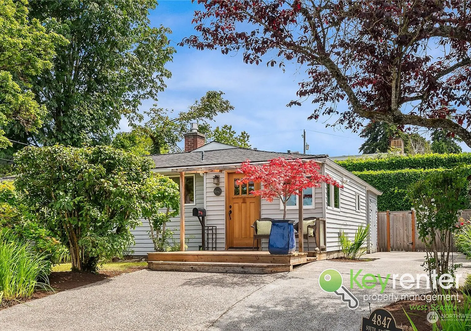 Classic Seattle Charm with Fireplace, Studio & Private Yard — Photo 1