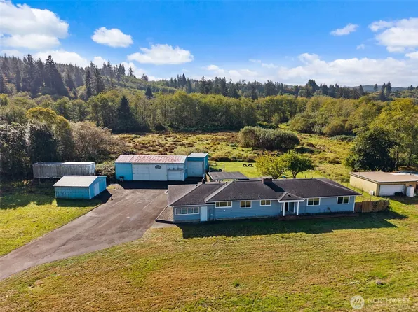 2520 Ocean Avenue, Raymond, WA 98577