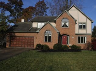 923 Old Pine Dr, Columbus, OH 43230