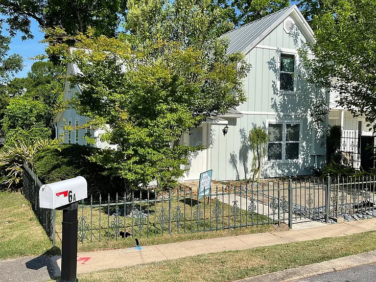 6 S Summit St #A — Photo 3