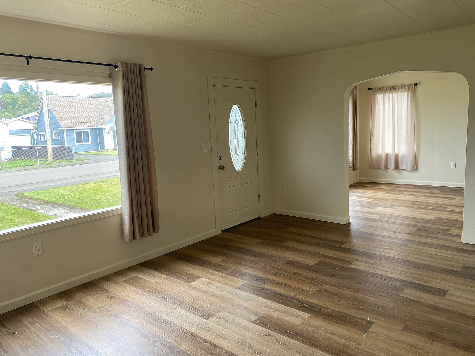 3 bed, 1494 sqft, $2,200 — Photo 3