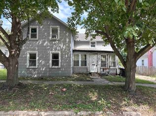 620 W Ringold St, Freeport, IL 61032