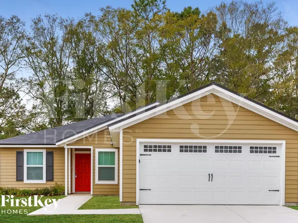 4528 Glendas Meadow Dr, Jacksonville, FL 32210