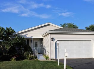 129 Hitching Post Ln, Grayslake, IL 60030