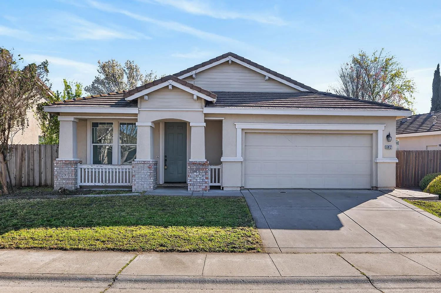 5912 Meeks Way photo 1