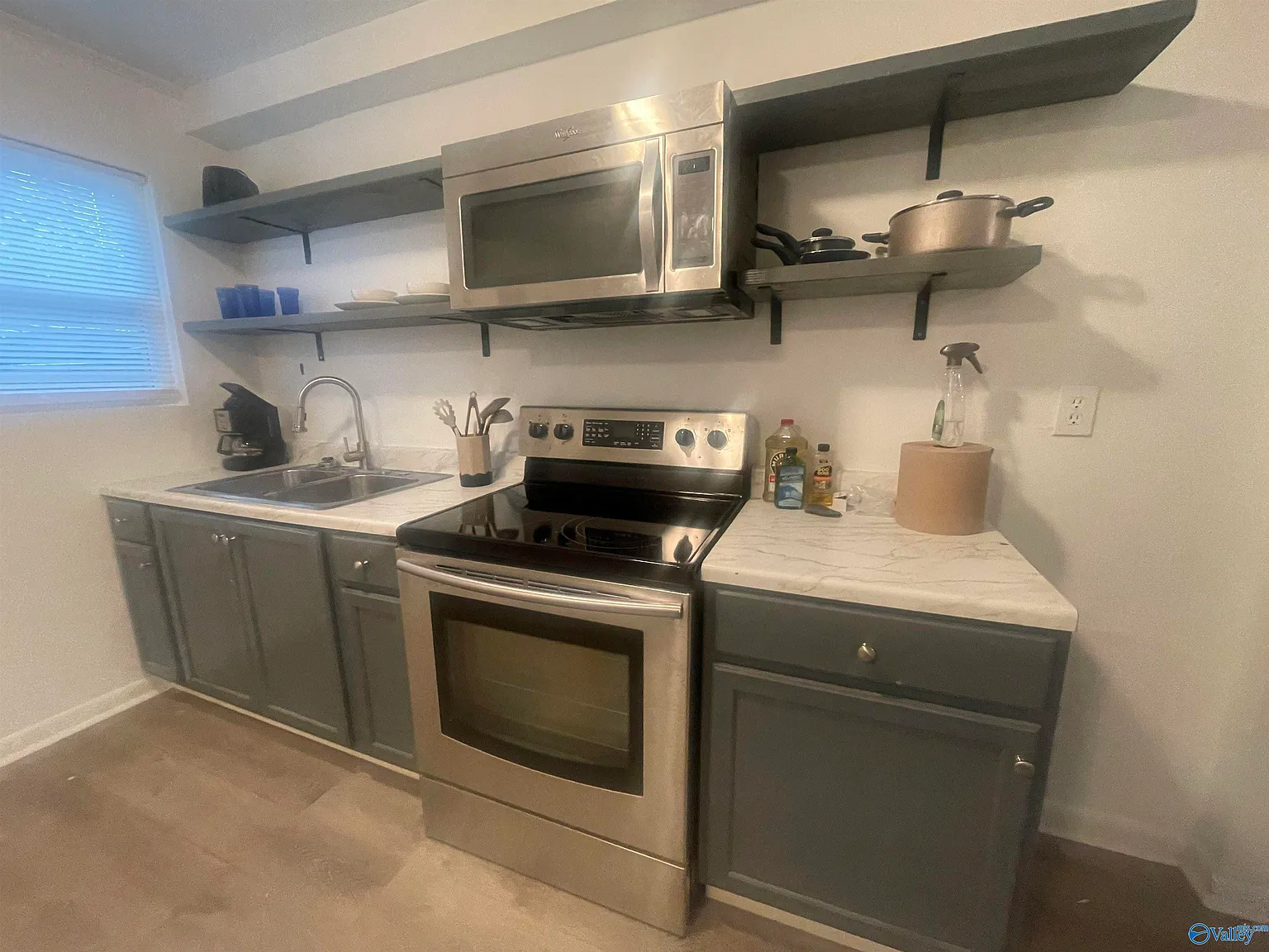 2 bed, 1.0 bath, 800 sqft, $1,050 — Photo 1