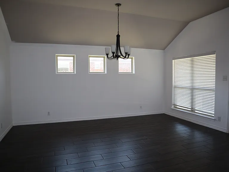 5207 Colina Dr — Photo 7