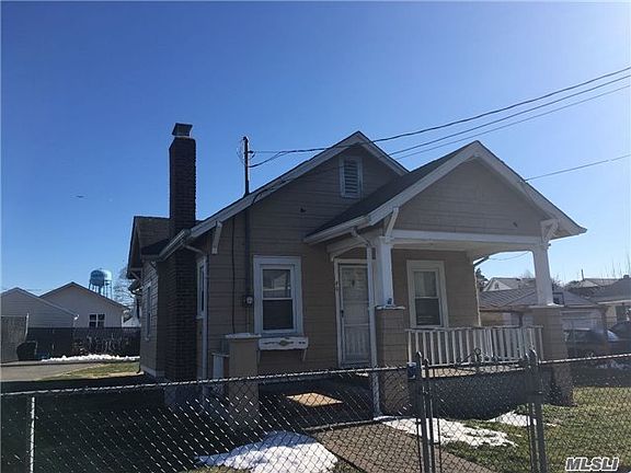 2nd image of 40 Wellington St