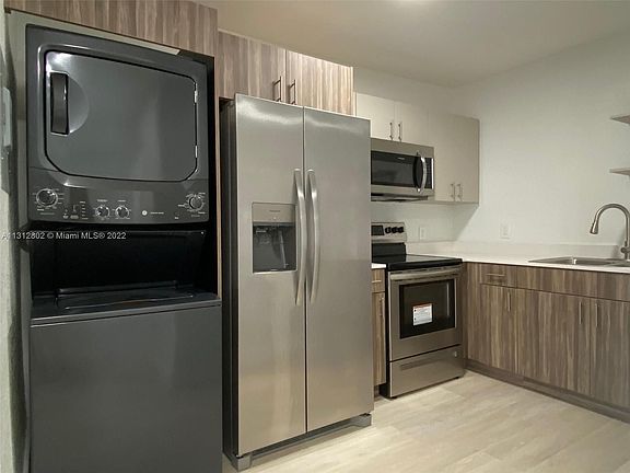 4th image of 2796 SW 34th Ct #2798