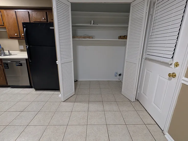 2448 Scott Valley Dr — Photo 17