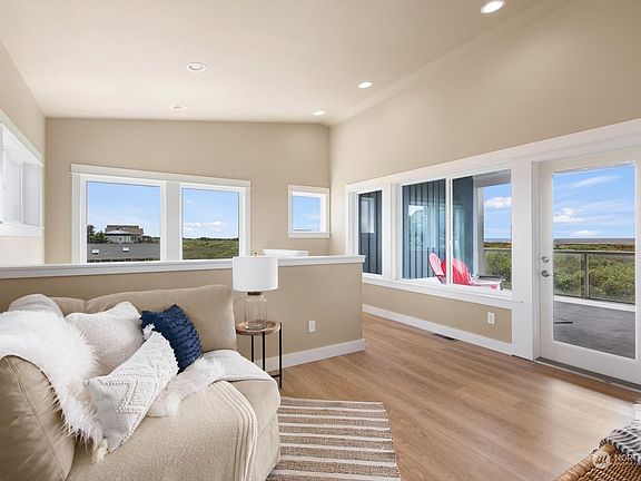 5th image of 387 Ocean Shores Boulevard NW