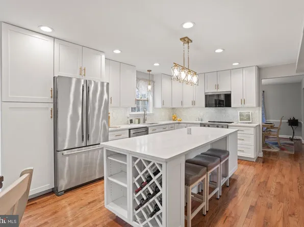 1860 Battery Ln, Owings, MD 20736