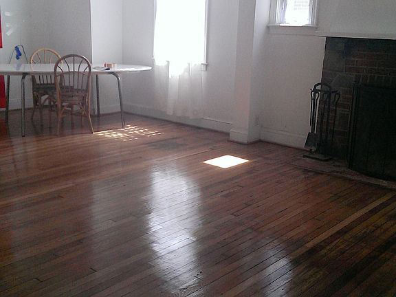 Living Room/ Breakfast Nook 
