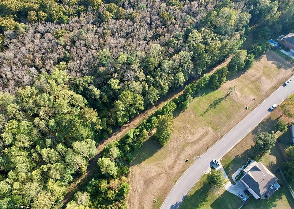 2nd image of 212 Cypressglade Ln
