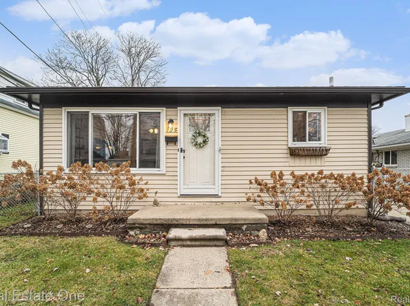 125 S Washington Ave, Clawson, MI 48017