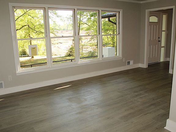 4th image of 266 Valley Rd