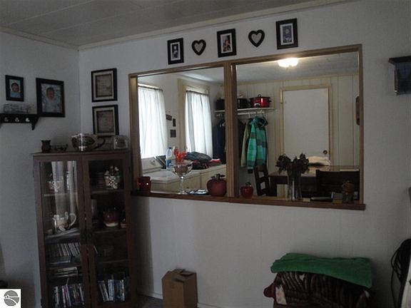 4th image of 4973 Pine Dr NE