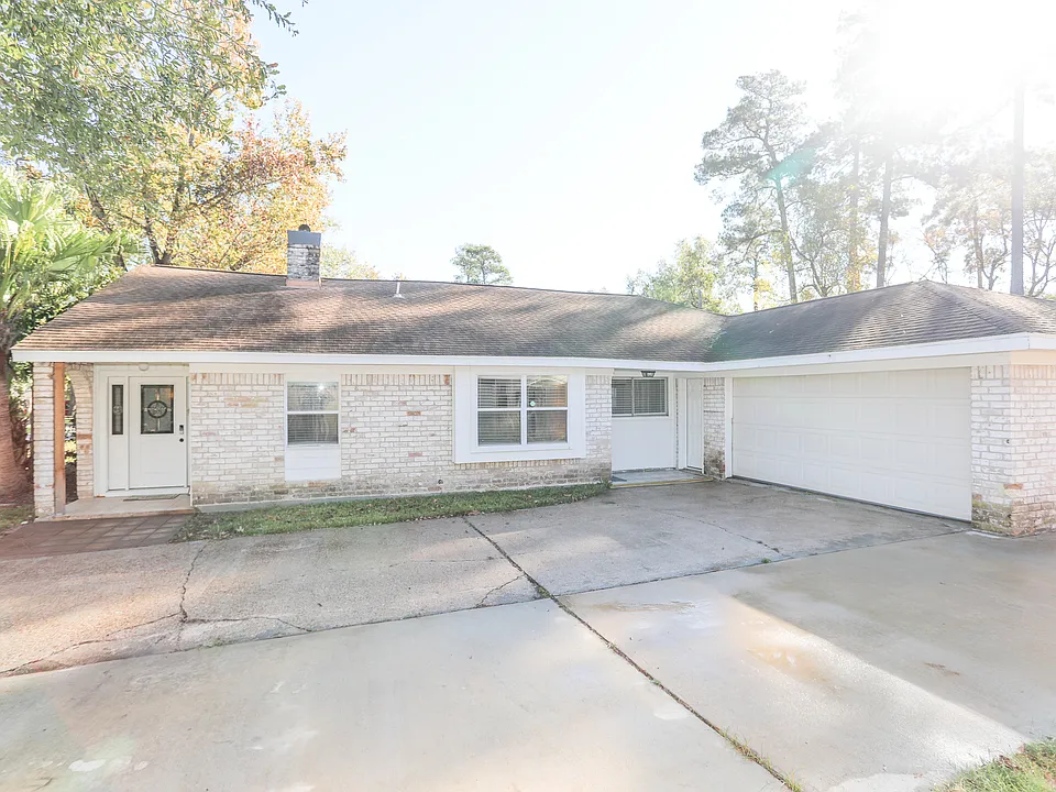 523 Rosewood Dr
