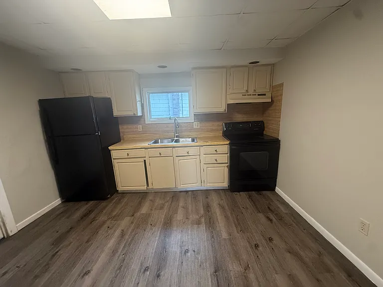 901 Eynon St #2 — Photo 2