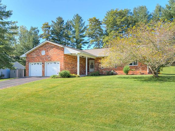 2nd image of 1343 Mockingbird Dr