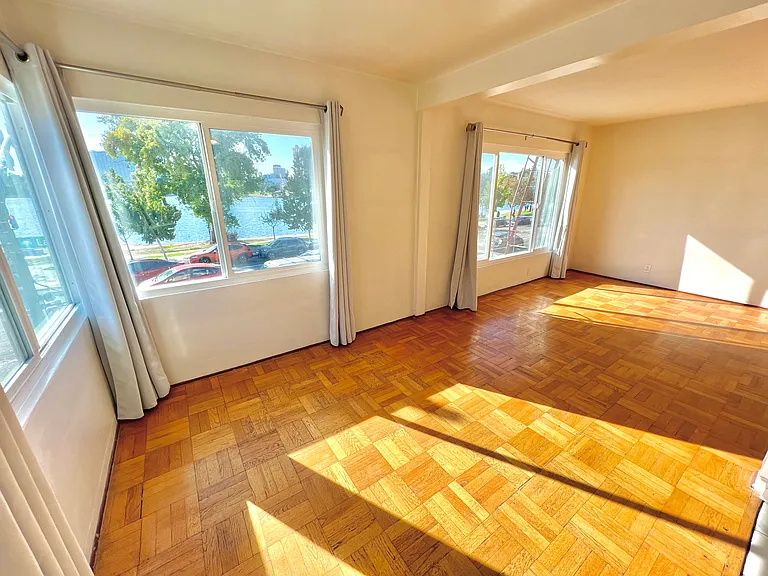 2204 Lakeshore Ave #1 — Photo 6