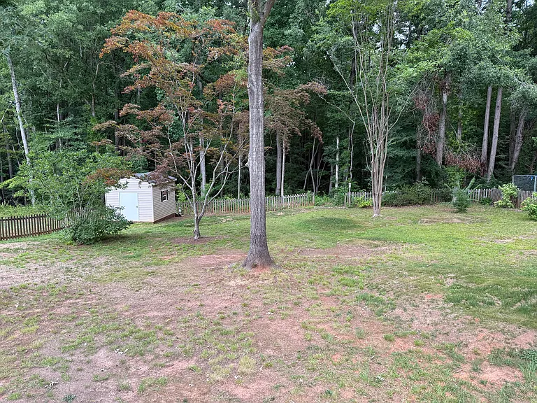 428 Sundown Dr — Photo 2