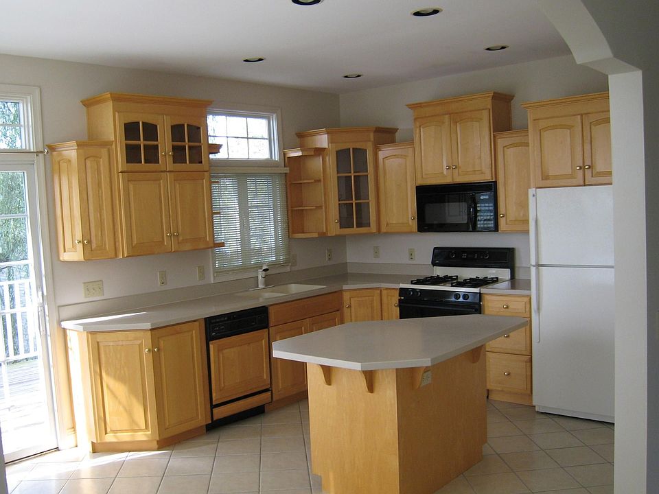 1st image of 2765 West Blvd