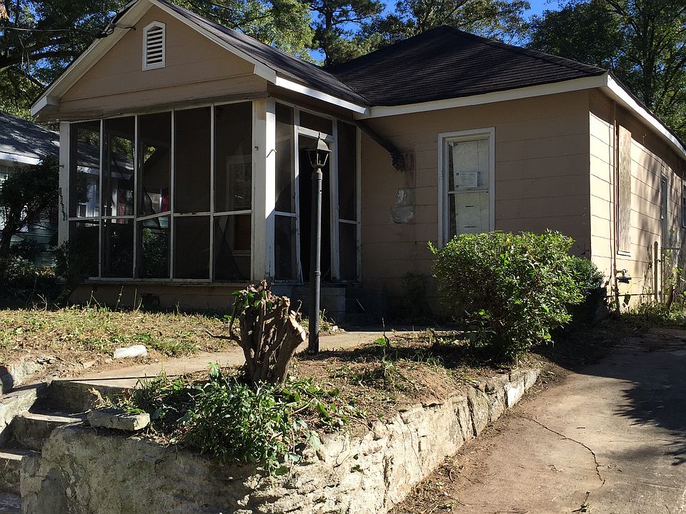 2nd image of 1666 Thoms Dr NW #5