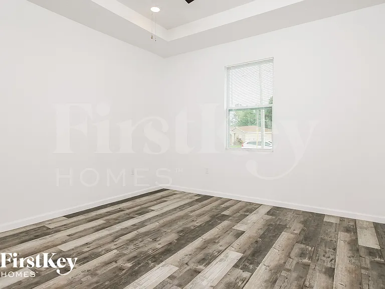 925 Albertville Ct — Photo 8