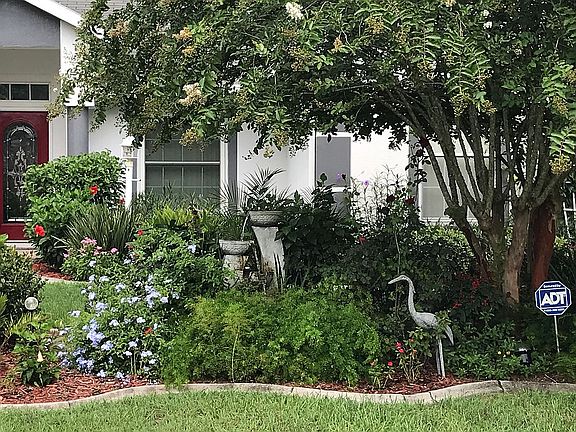 House front/island fountain