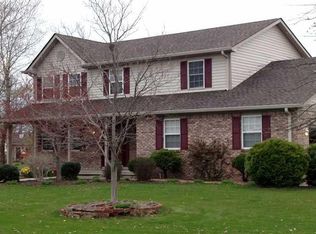 4055 S Black Oak Ln, New Palestine, IN