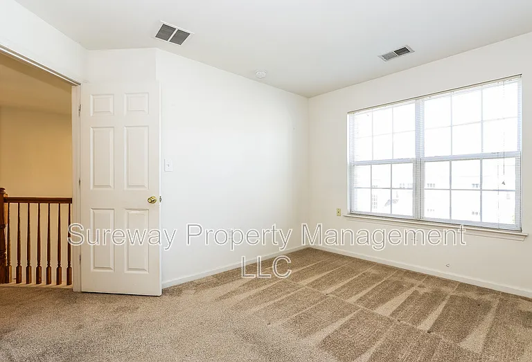 158 Chancellor Dr — Photo 13
