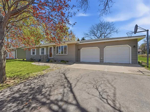 1109 4th St, Garretson, SD 57030