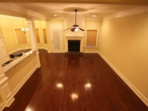 693 Banbury St, Auburn, AL 36832