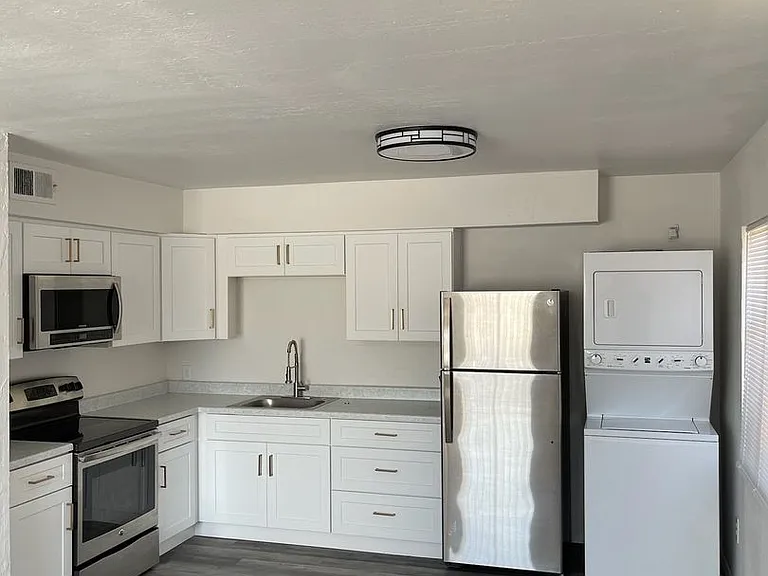 2236 W Southern Ave — Photo 2