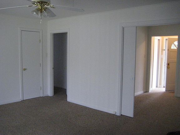 Family room (view from exterior patio doors through pocket d