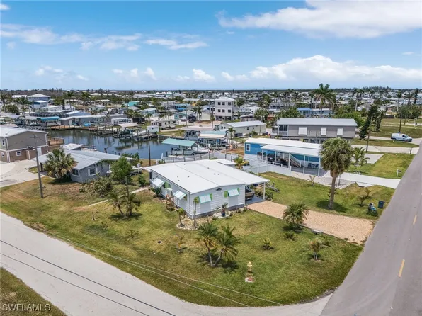 2561 York Rd, Saint James City, FL 33956