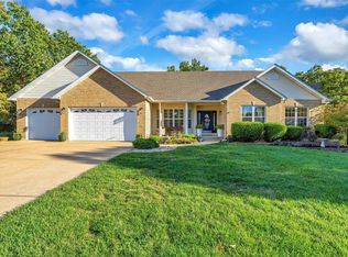 716 Heatherstone Dr, High Ridge, MO 63049