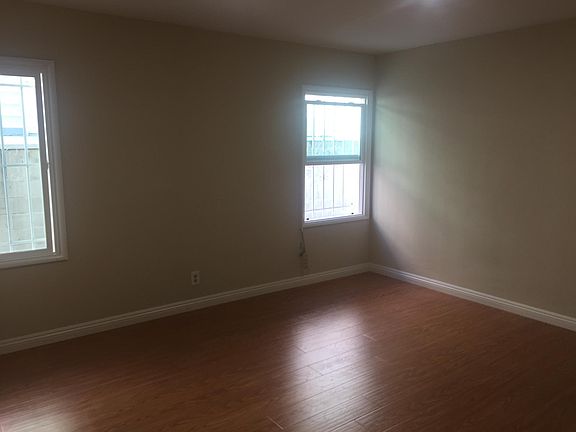 4th image of 5262 Cahuenga Blvd