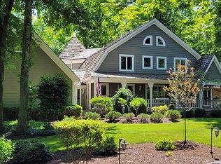 5360 Som Center Rd, Solon, OH 44139