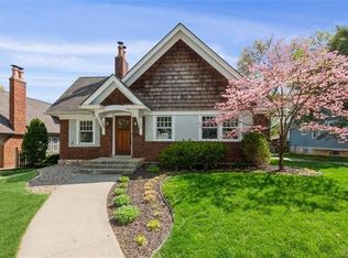 15 E Dartmouth Rd, Kansas City, MO 64113