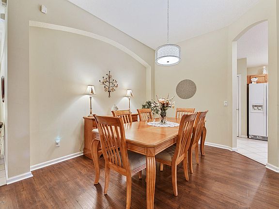5th image of 500 Redberry Ln