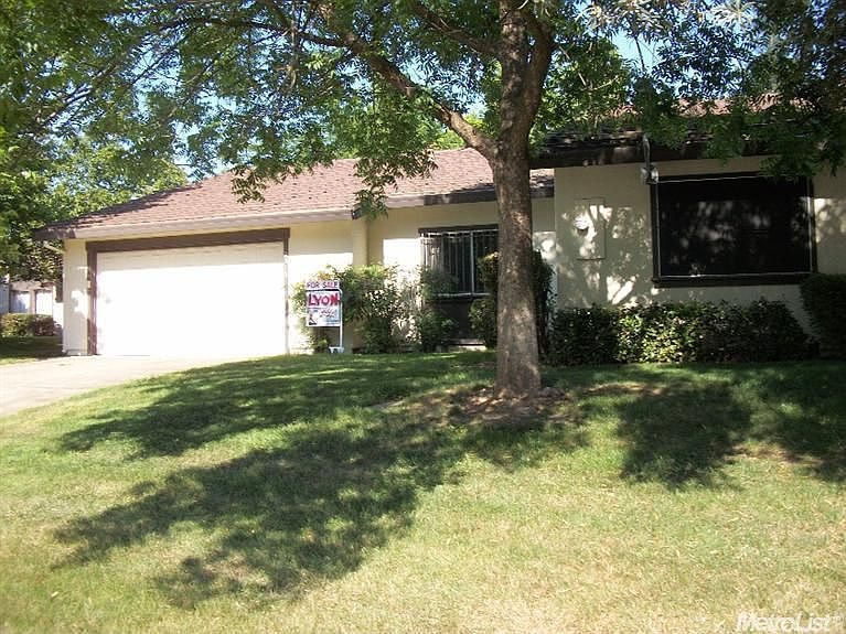 1st image of 2315 Bridlewood Dr