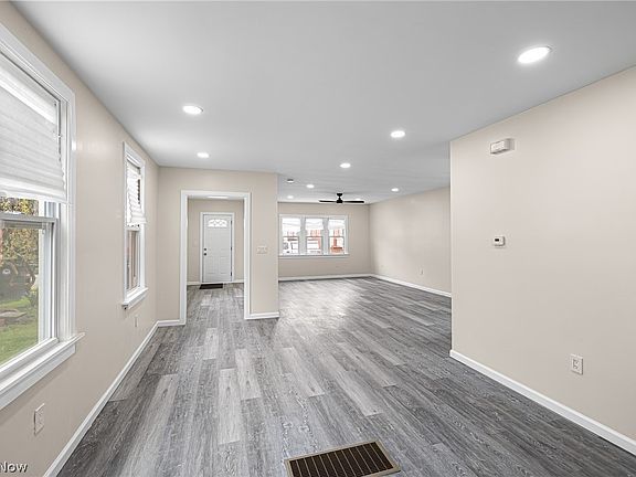 5th image of 3229 W 52nd St
