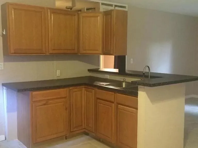 1511 King Arthur Rd — Photo 4