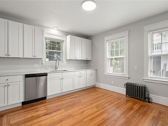 5th image of 725 River Ave