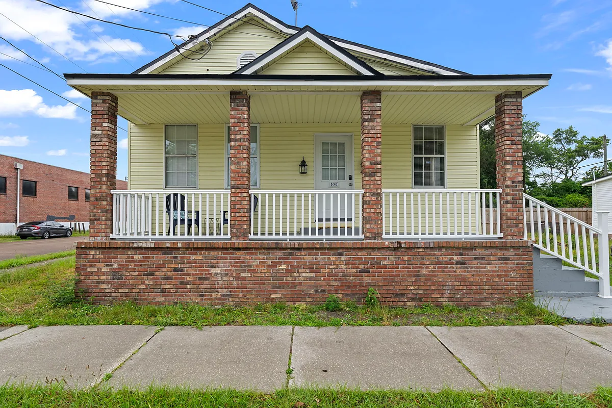 Building Photo - 530 E 3rd St