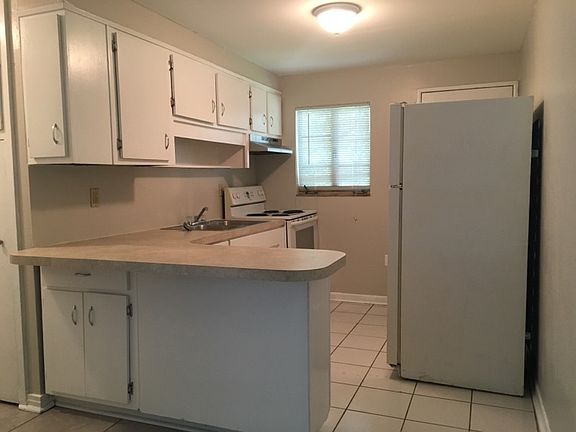 3rd image of 301 Stewart Ave