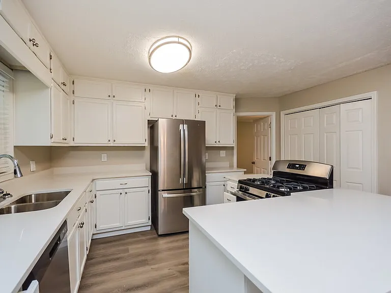 9136 Tara Dr SW — Photo 8