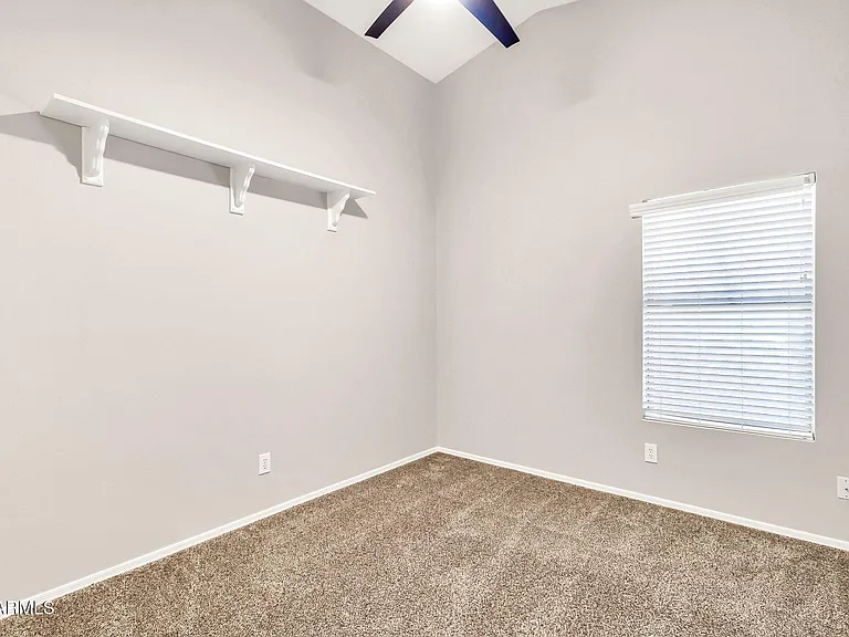 1113 E Betsy Ln — Photo 26
